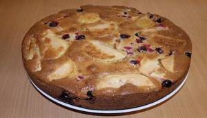 Charlotte with sour cream and apples in the oven, delicious step-by-step recipe with photos and videos