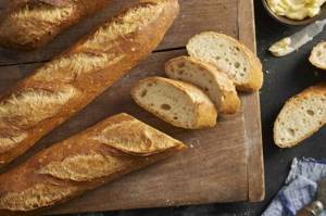 Сколько белка в хлебе: полезные свойства и калорийность