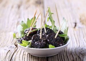 How many calories are in prunes?