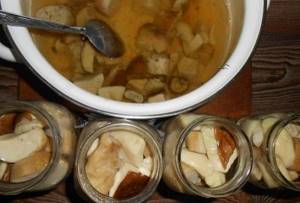 how many calories are in pickled mushrooms