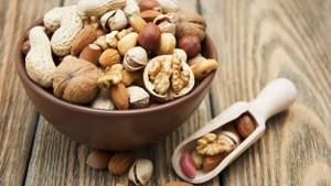 How many nuts per day can you lose weight?