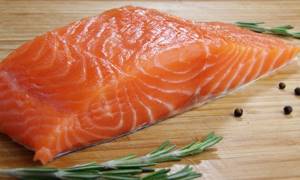 Lightly salted salmon. Recipe, calorie content, benefits and harms, how to cook at home 