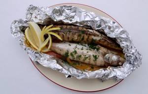 Pike perch in the oven in foil: noble, dietary fish on the menu