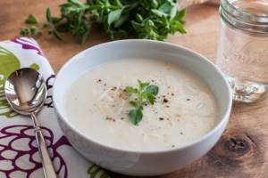 creamy soup with cauliflower and cheese
