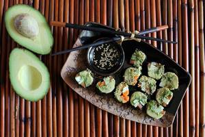 sushi zozhnik avocado