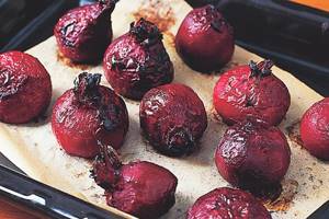 Boiled beets. Calorie content per 100 grams for weight loss, health benefits, harm. Salad Recipes 