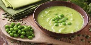 Fresh peas and pea soup