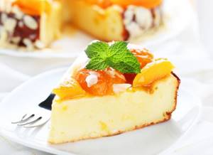 This casserole can be decorated with fresh or canned fruit.