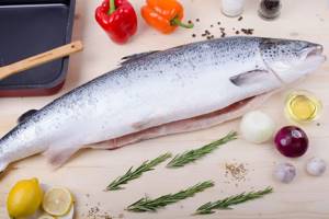 Eating salmon helps maintain a normal heart rhythm and prevents dystrophic changes in the myocardium