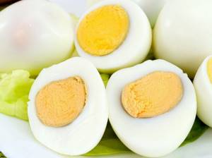 Boiled chicken egg yolks