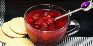 Cherry jelly in a cup