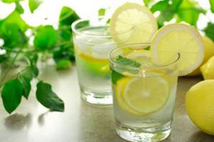 Water with lemon for weight loss at night