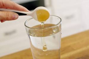 Water with vinegar and honey