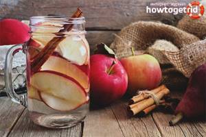 Water drink with cinnamon and apples