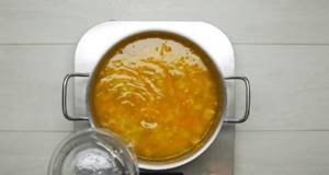 Pour the mixture with two liters of water or broth