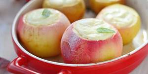 Baked apples with cottage cheese