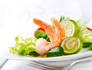 green salad with shrimp